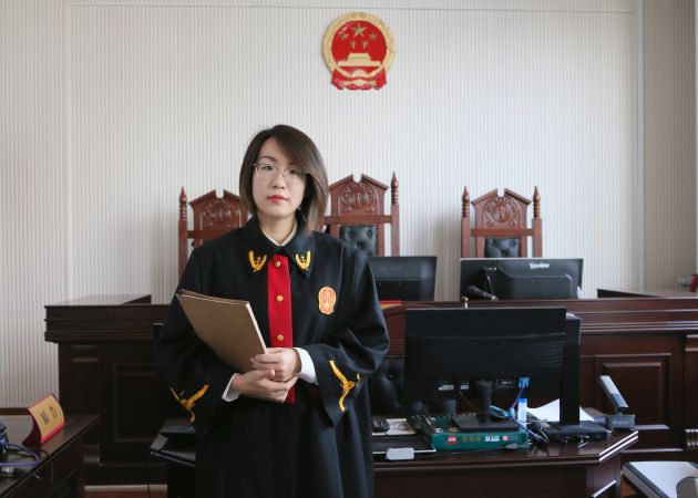 龚纬