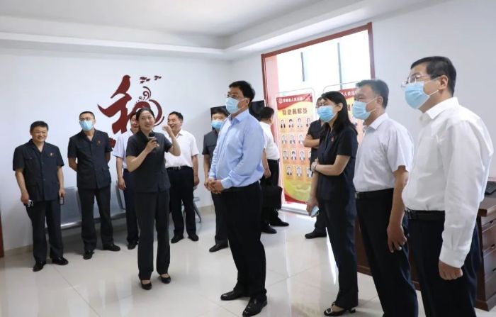 杨旭东书记调研法院