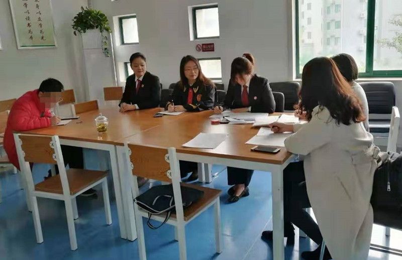 社区内开庭