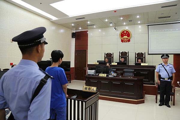 院党组书记、院长邵继军公开审理首例刑事附...