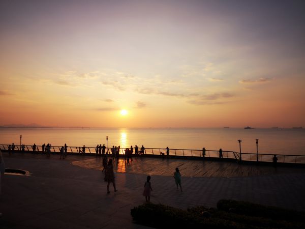 《后海夕照》摄影：赵迅舟