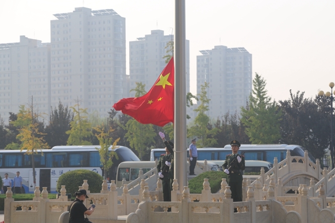 滕州法院组织干警参加庆祝新中国成立70周...